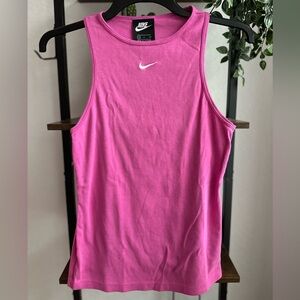 Women’s Nike tank size‎ small. Bubblegum pink.